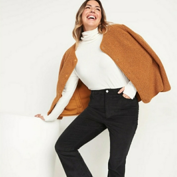 ● Old Navy | Higher High-Waisted Corduroy Flare Pants for Women - Picture 1 of 16